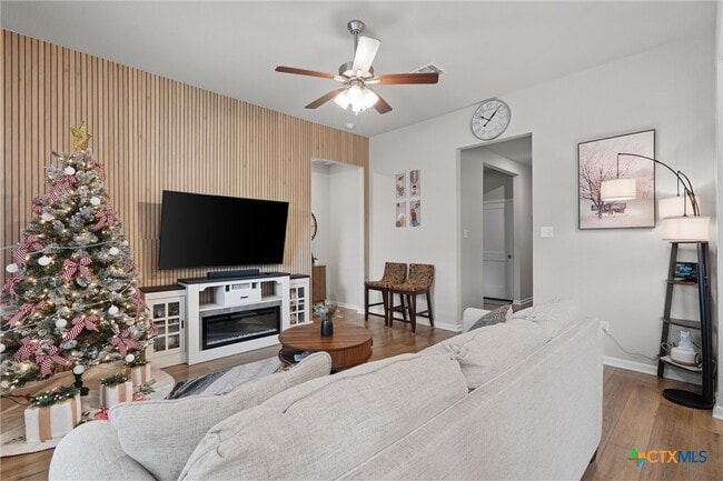 Building Photo - 1913 Zabcikville Dr