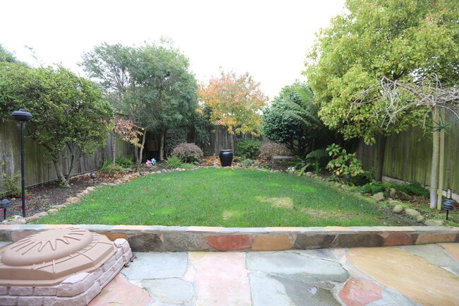 Building Photo - 2566-2568 22nd Avenue