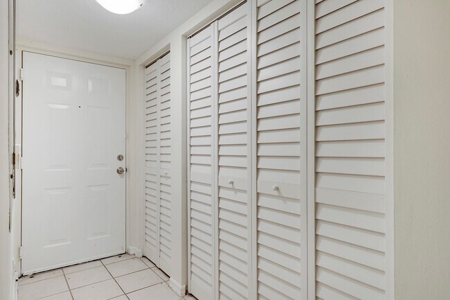 Building Photo - 4171 San Marino Blvd