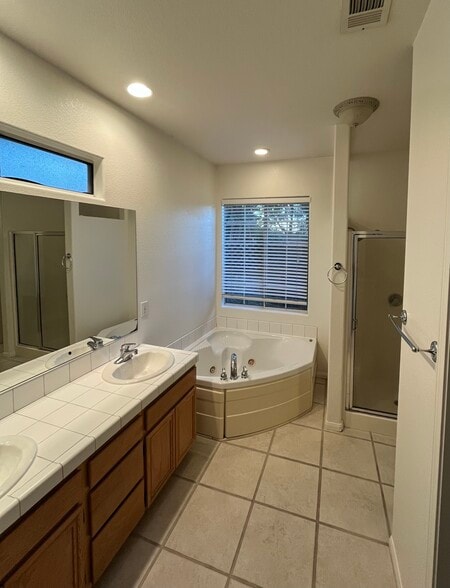 Building Photo - 11856 Gay Rio Ln