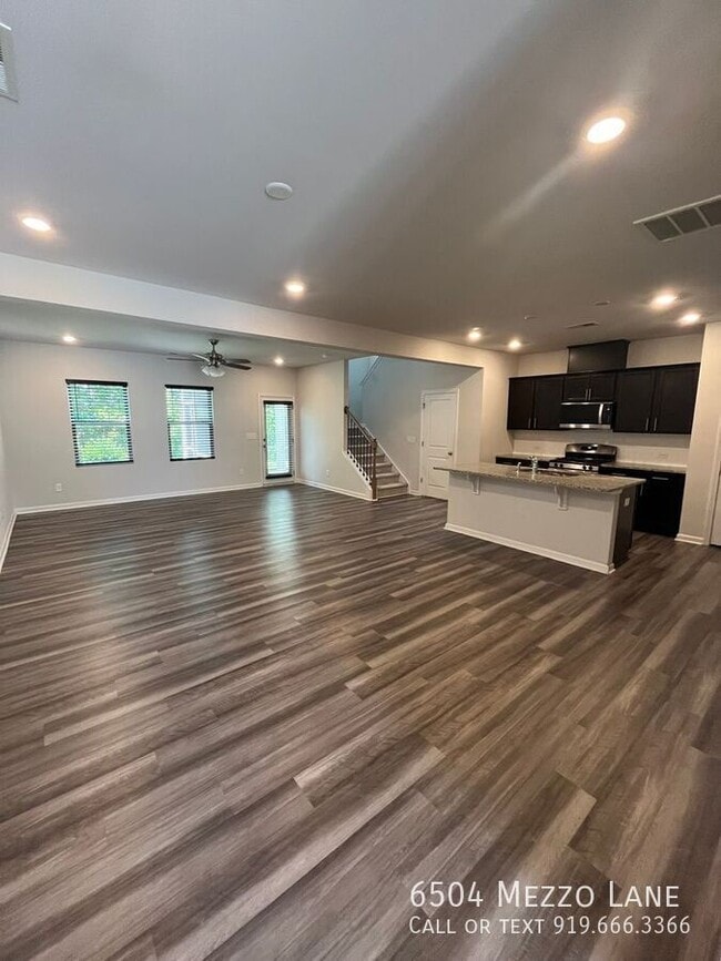 Building Photo - 6504 Mezzo Ln