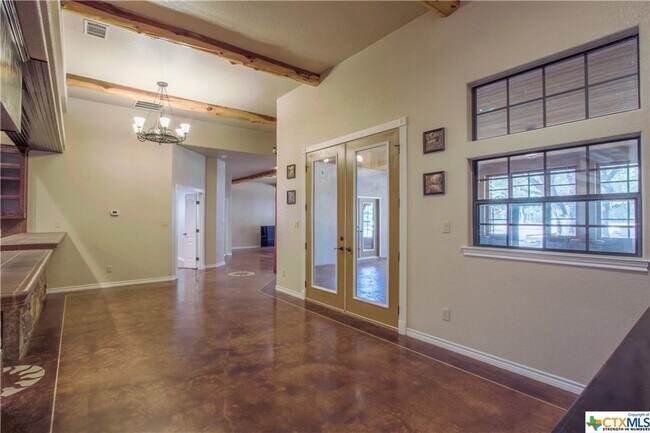 Building Photo - 2623 Kangaroo Ct