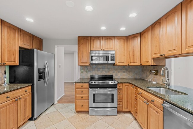 Building Photo - 12037 Stoneford Dr