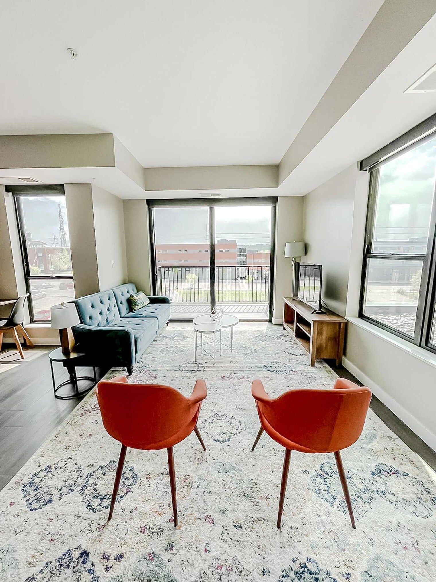 Building Photo - 1400 E Walnut St