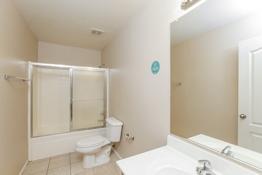 Building Photo - 11242 W Garfield St