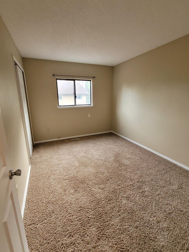 Building Photo - 5280 Mule Deer Dr