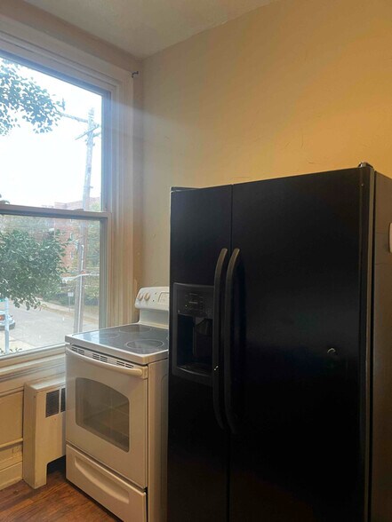 Primary Photo - 3450 Clifton Ave