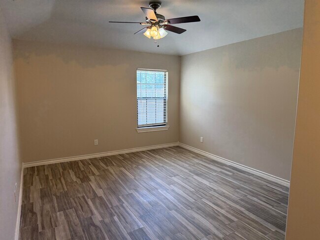 Building Photo - 1513 Sweden Ln