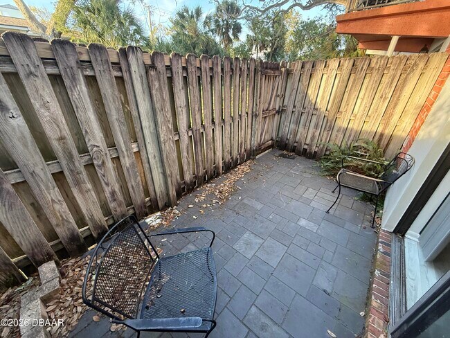 Building Photo - 625 N Halifax Ave