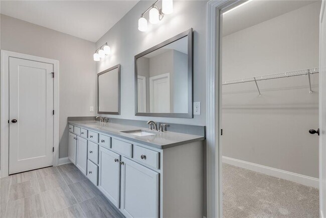 Building Photo - 440 Baroque Dr