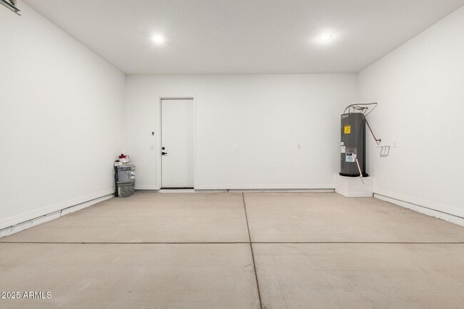 Building Photo - 14861 S Capistrano Rd