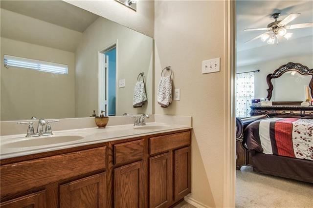 Building Photo - 9613 Zaharias Dr