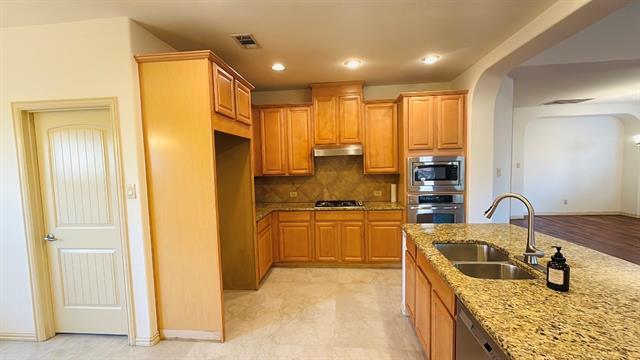 Building Photo - 14006 Stevens Point Dr
