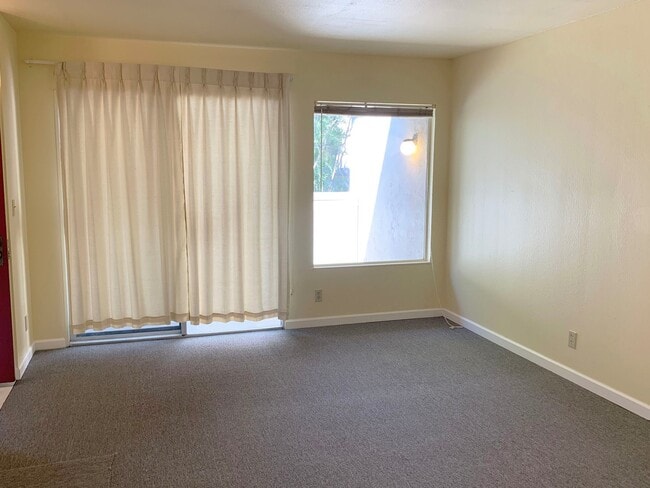Building Photo - SUNNYVALE - Beautifully remodeled condomin...