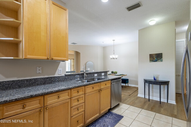 Building Photo - 135 Calle el Jardin