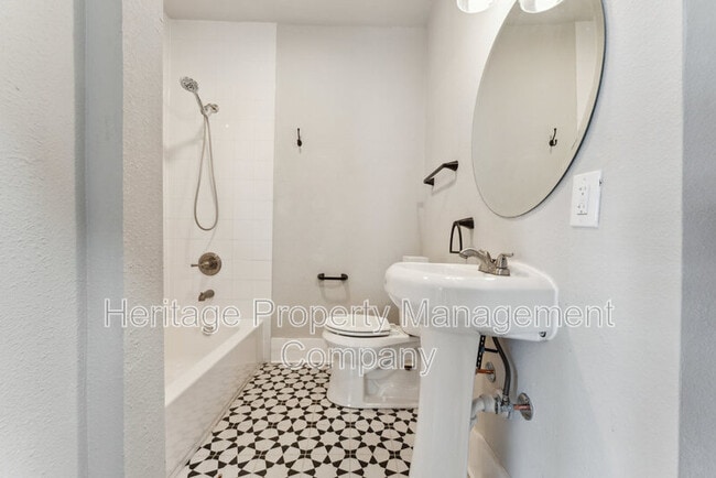 Building Photo - 1031 Schley Ave