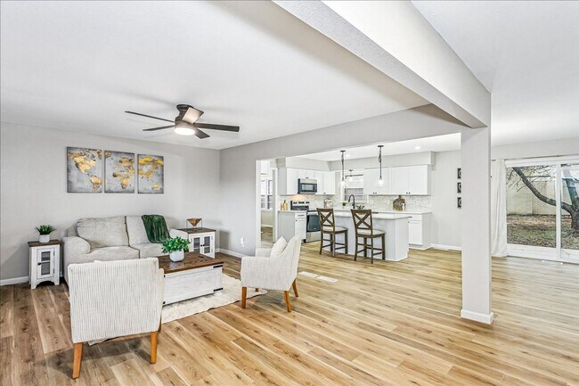 Building Photo - Beautifully Updated Home on nearly ½ Acre! Available for Rent or Rent to Own! Move in Special 1/2...