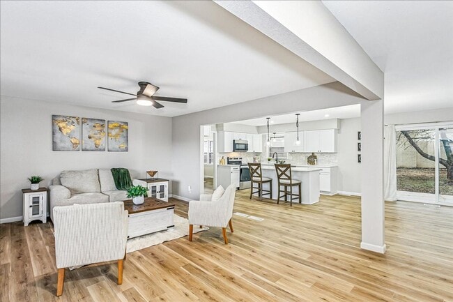 Building Photo - Beautifully Updated Home on nearly ½ Acre! Available for Rent or Rent to Own!