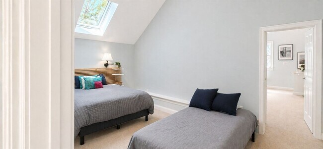 Building Photo - 39 Court St