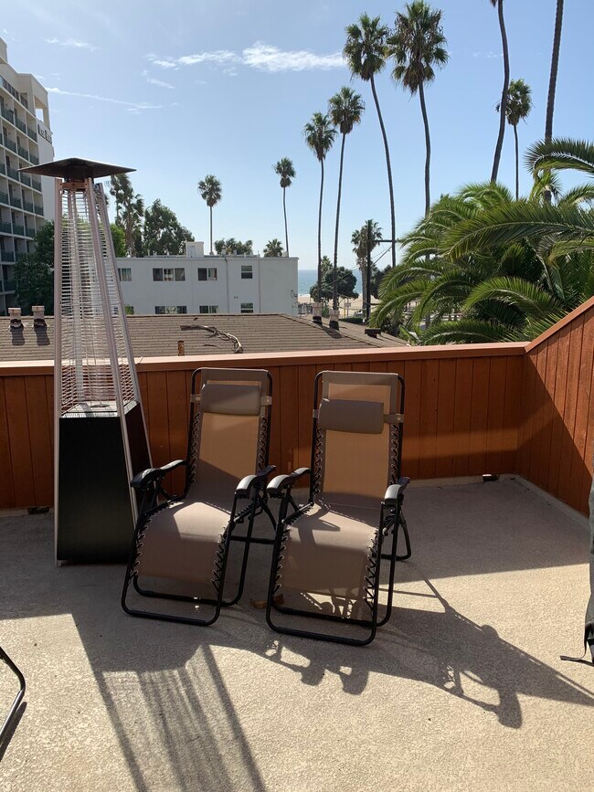 Ocean view roof deck. - 2102 Neilson Way