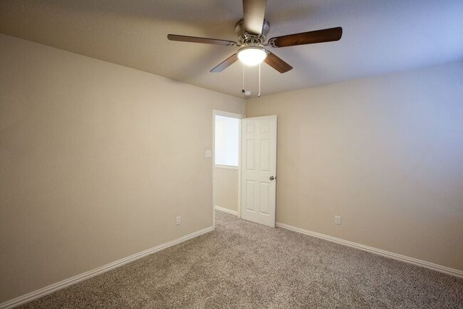 Building Photo - 2805 Gooseberry Dr