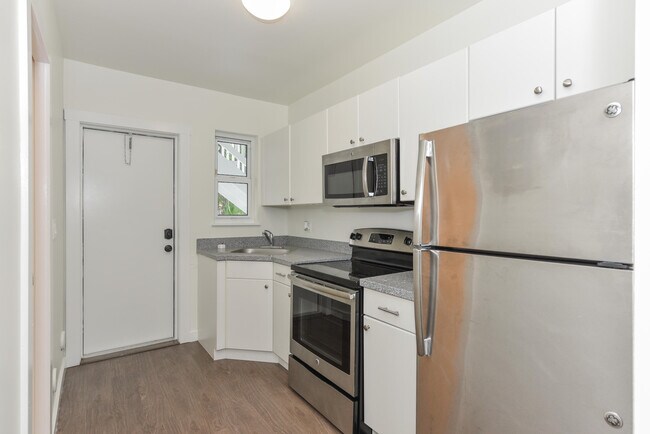 Building Photo - 717 2nd Ave S