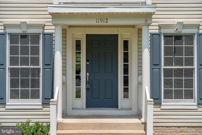 Building Photo - 11912 Kingswood Blvd