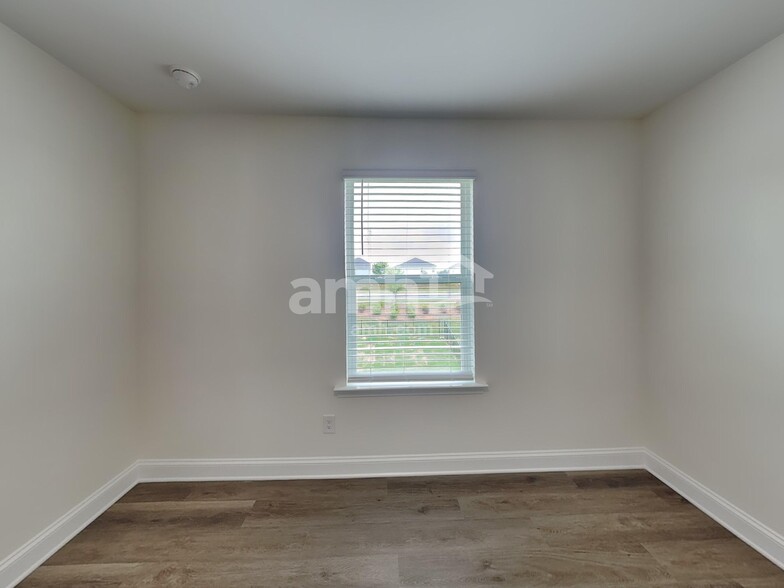 Building Photo - 3520 Lincoln Hts Ln