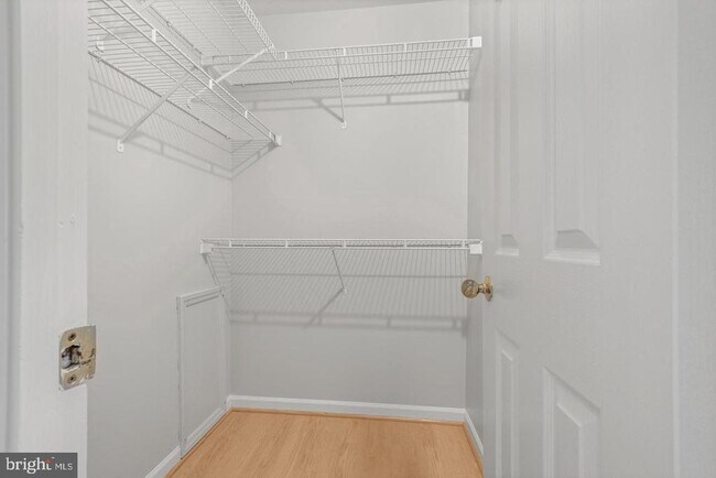 Building Photo - 5705 Chapman Mill Dr