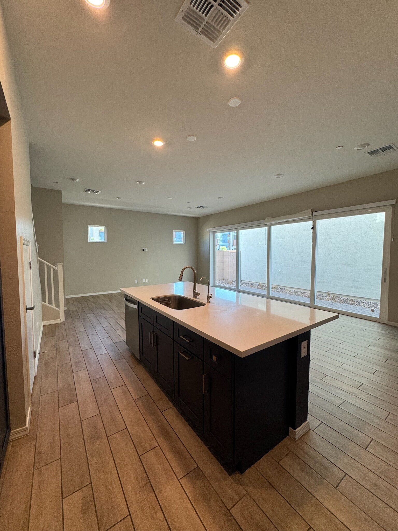 Building Photo - 277 E Azalea Dr