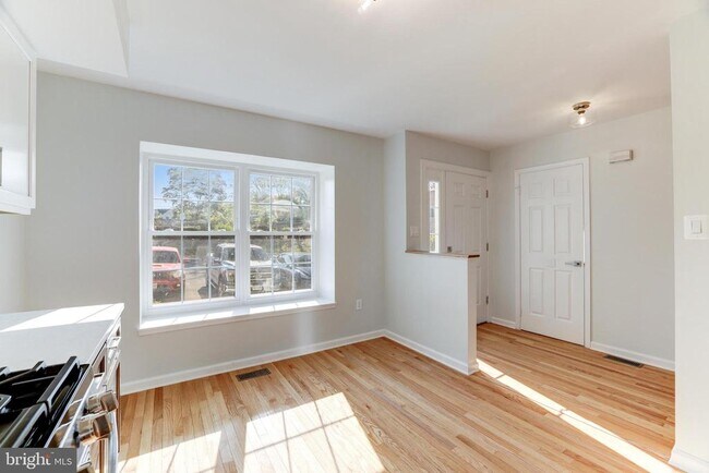 Building Photo - 1883 Inglebrook Dr