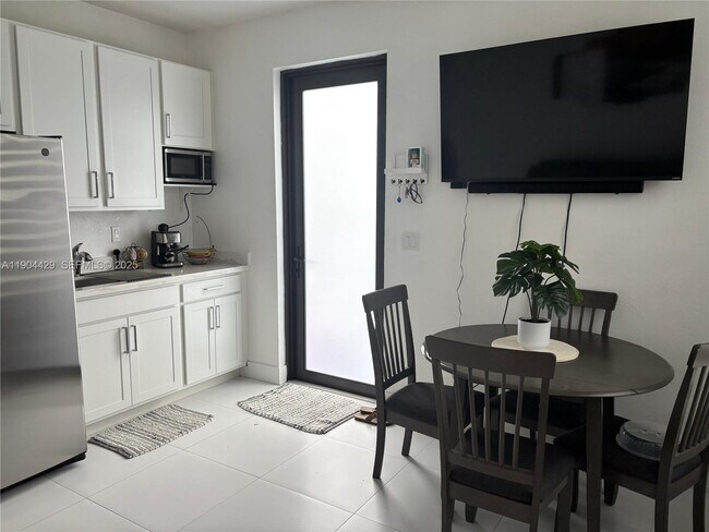 Building Photo - 30806 SW 192nd Ave