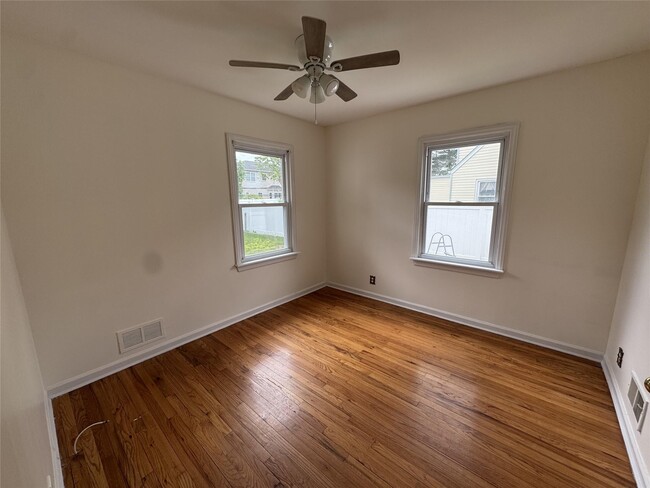 Building Photo - 246 S Pershing Ave