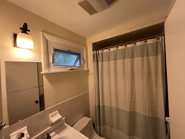 Building Photo - 67 Commonwealth Rd