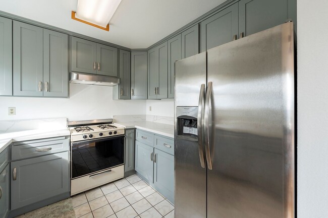 Building Photo - San Pedro Unit with Spectacular Ocean/Mari...