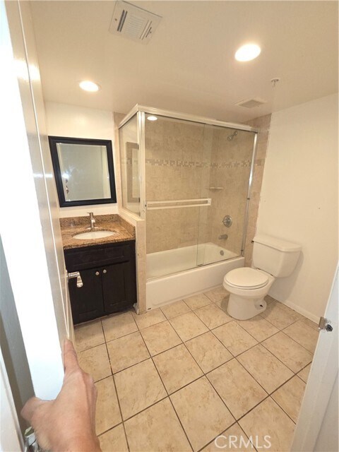 Building Photo - 14537 Archwood St