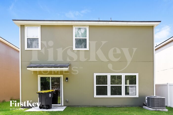 Building Photo - 5871 Calvary Dr