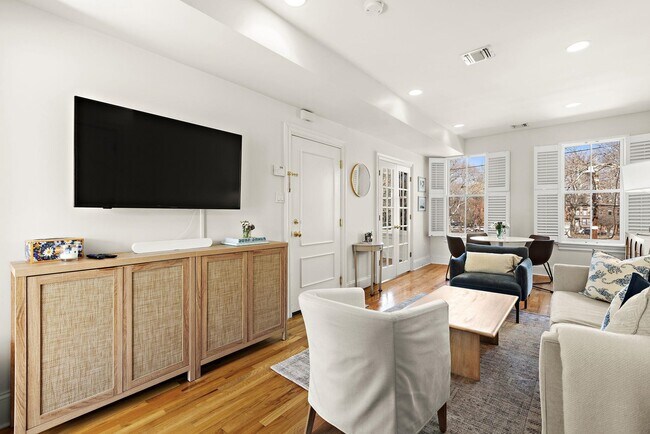 Building Photo - 259 4th St