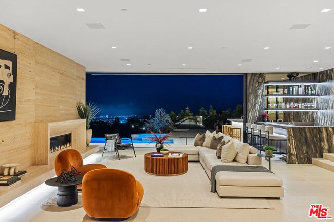 Building Photo - 1731 Summitridge Dr