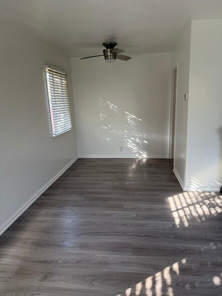 Building Photo - 607 N Rosemary Ln