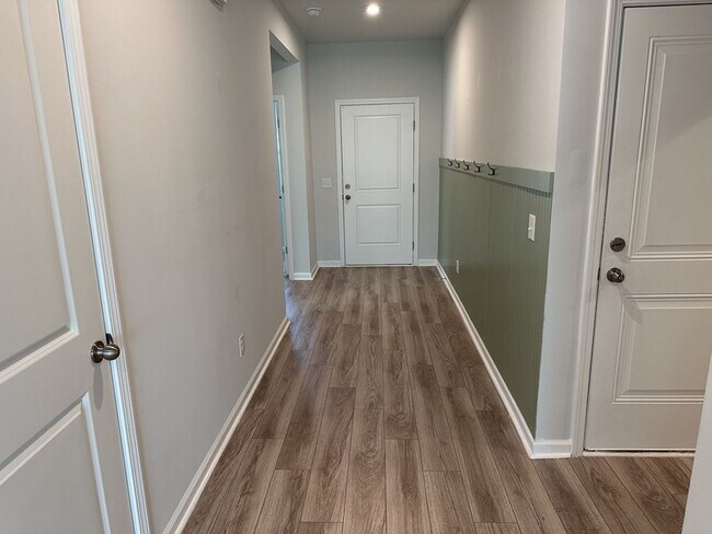 Building Photo - 964 Longleaf Dr