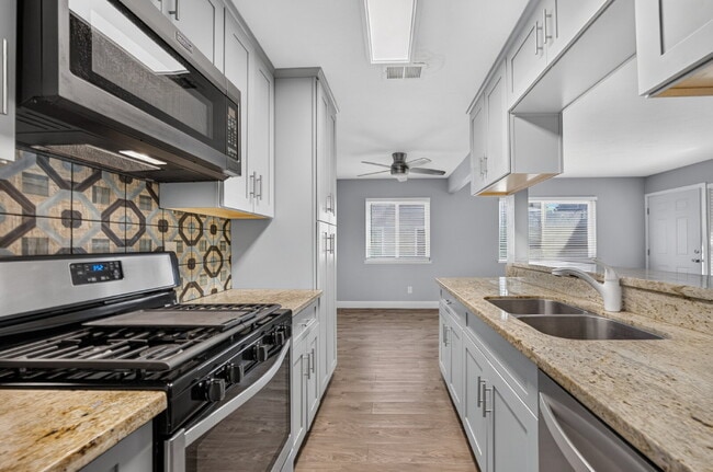 Building Photo - Charming 2-Bed Condo Retreat in Citrus Heights