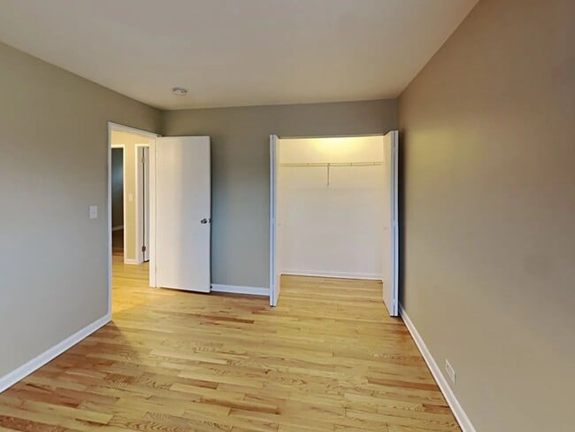 Building Photo - 511 Lotus Ln