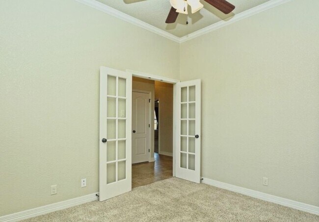 Building Photo - Harker Heights Home With Upgraded Features