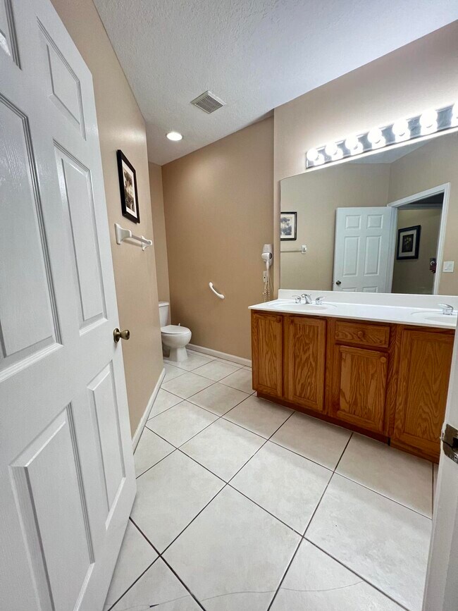 Building Photo - 8924 Sandshot Ct