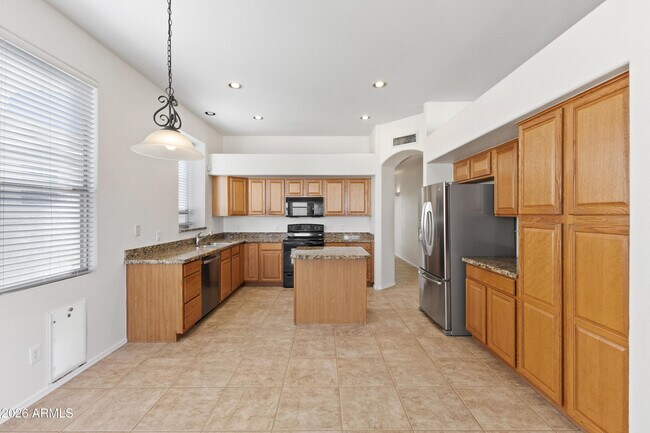 Building Photo - 6586 W Oraibi Dr