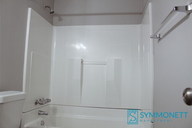 Building Photo - Limited-Time Move-In Special! - Free RING Camera!