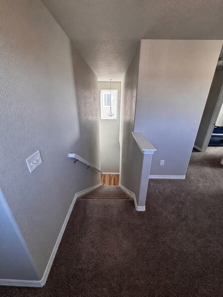 Landing - 10831 Rowena Wy