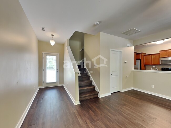 Building Photo - 4940 Ballantine Dr