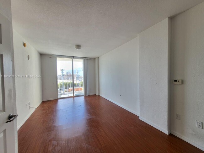 Building Photo - 120 SW 8th Ave